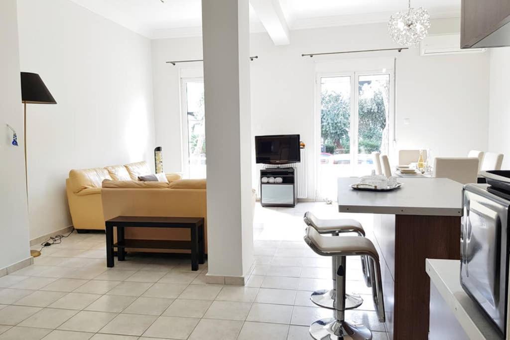 A Great Stay At A Comfortable Large Apartment Athen Eksteriør billede