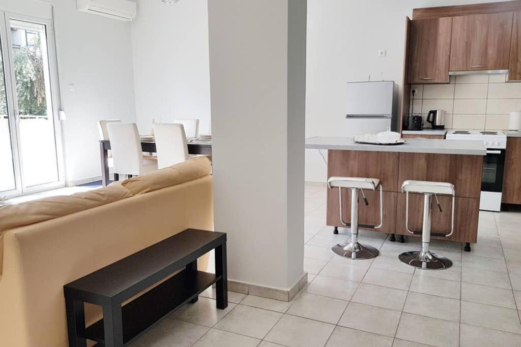 A Great Stay At A Comfortable Large Apartment Athen Eksteriør billede